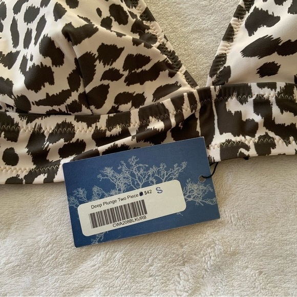 NWT urban daisy deep plunge bikini top - Picture 5 of 6